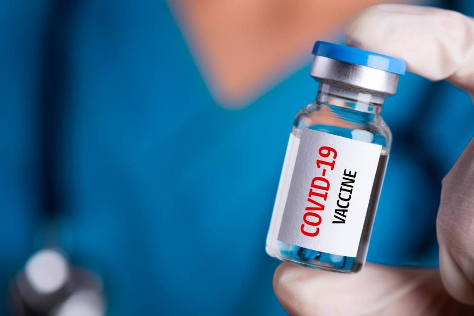 Immagine di copertina di: Vaccini: le indicazioni per i luoghi di lavoro