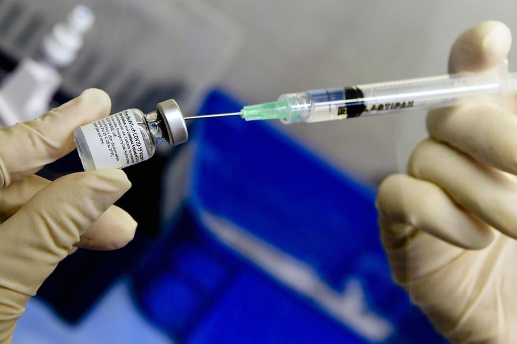 Immagine di copertina di: Vaccini sui luoghi di lavoro, prosegue il confronto con i ministri Orlando e Speranza