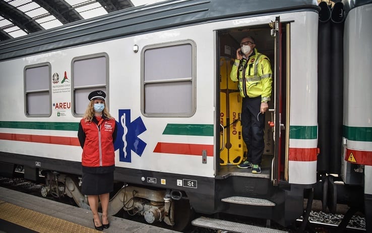 Copertina dell'articolo: “Vaccini prioritari per i lavoratori del trasporto pubblico”